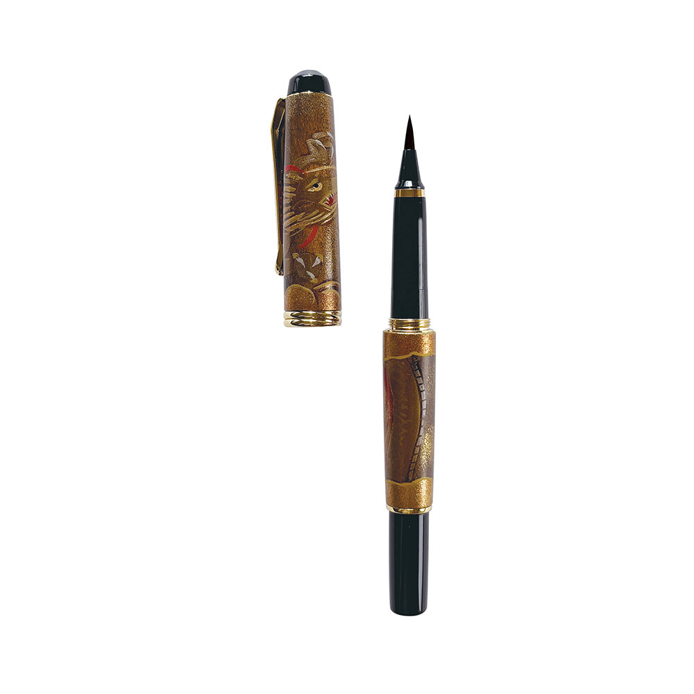[New Product] Kuretake Brush Pen Yumeichigo, Natural Wood, Dragon, Wajima-nuri (DAY140-63)