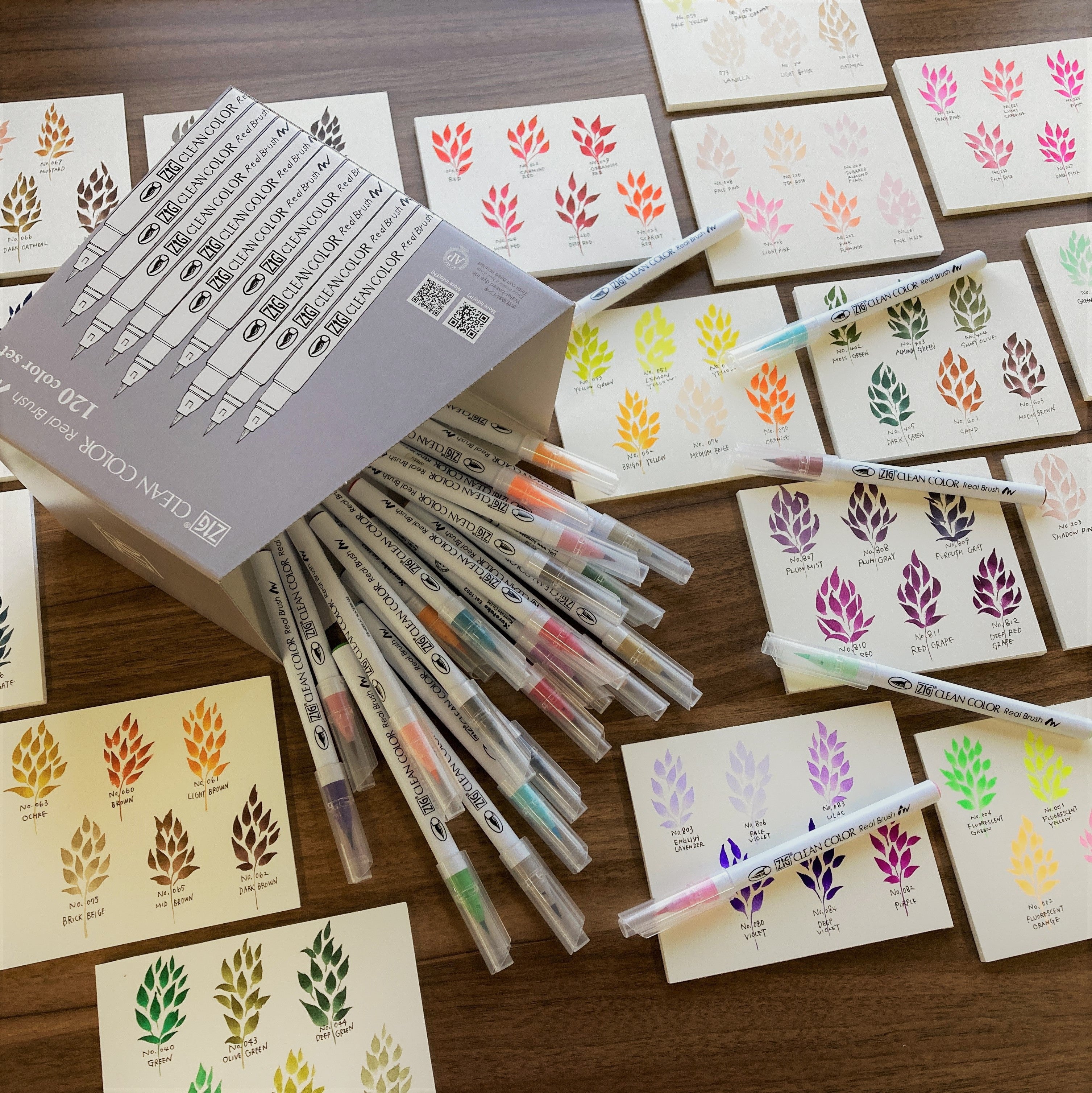 Kuretake ZIG CLEAN COLOR Real Brush Pen Set, 120 Colors (RB-6000AT/120V)